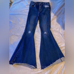 I’m selling unused Lucky & Blessed size 6 flared jeans